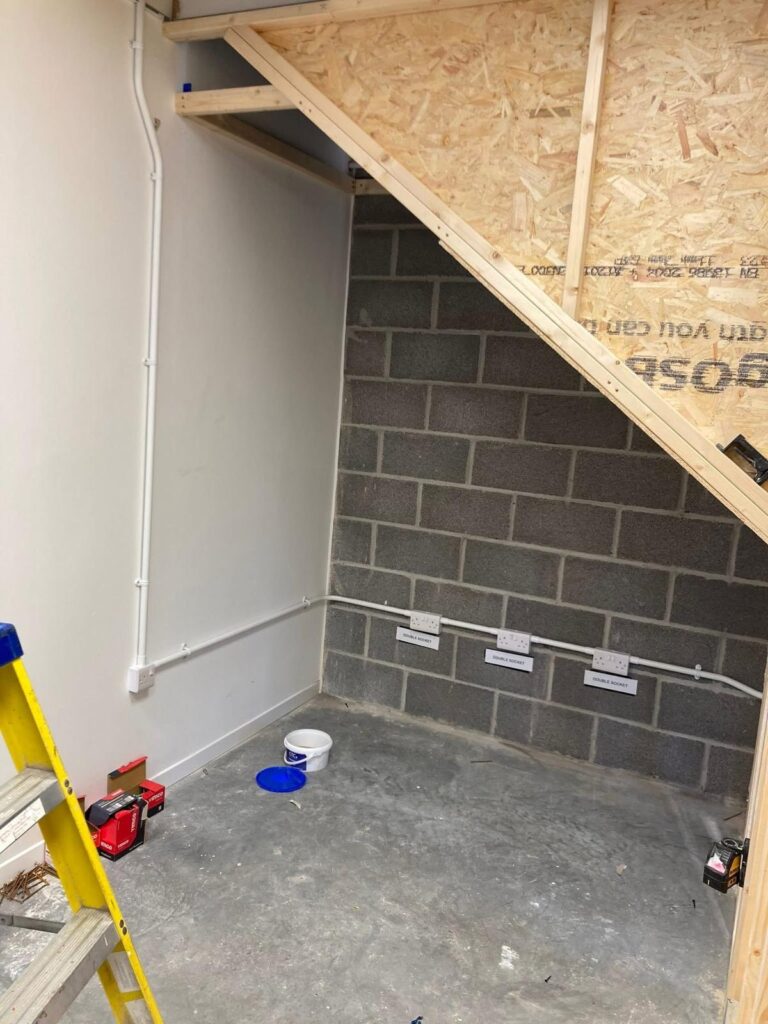 Commercial electrician in bristol