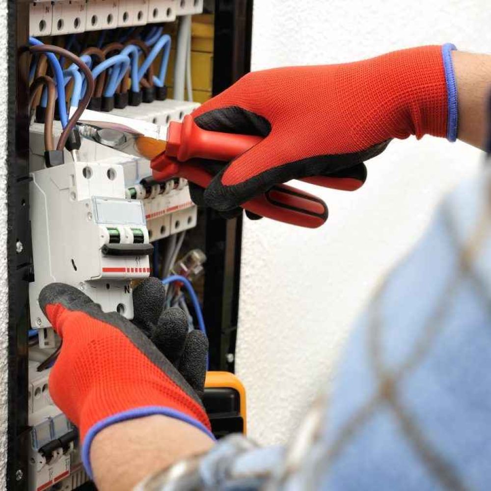 electrician-services-1024x768_11zon